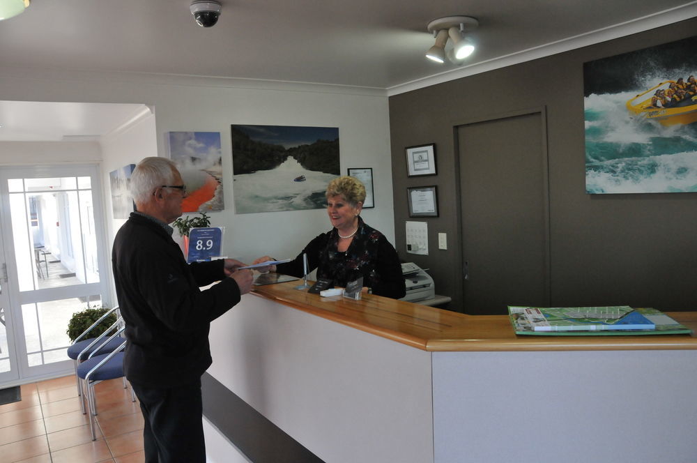 Lakeside Taupo Motel מראה חיצוני תמונה