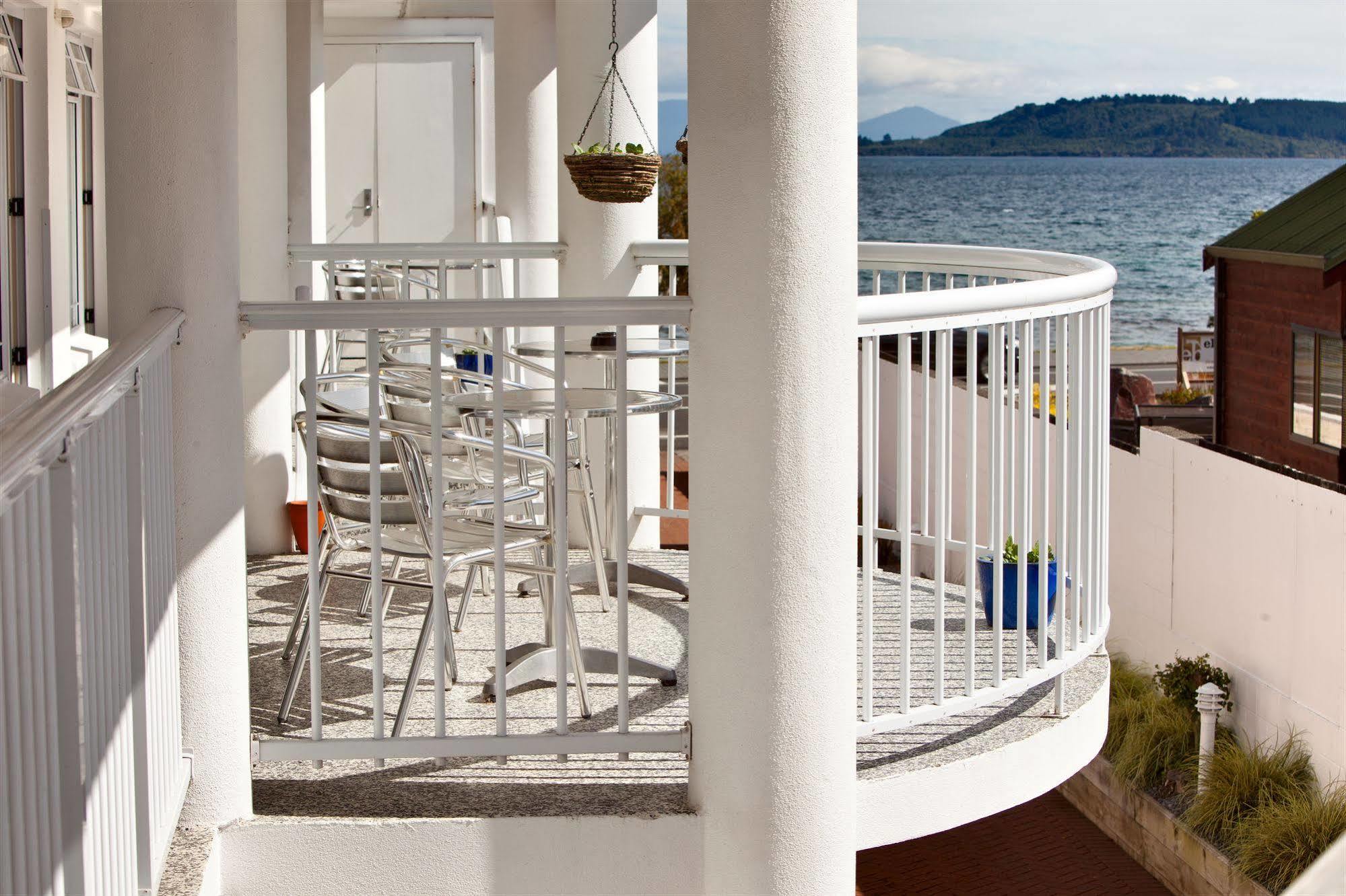 Lakeside Taupo Motel מראה חיצוני תמונה